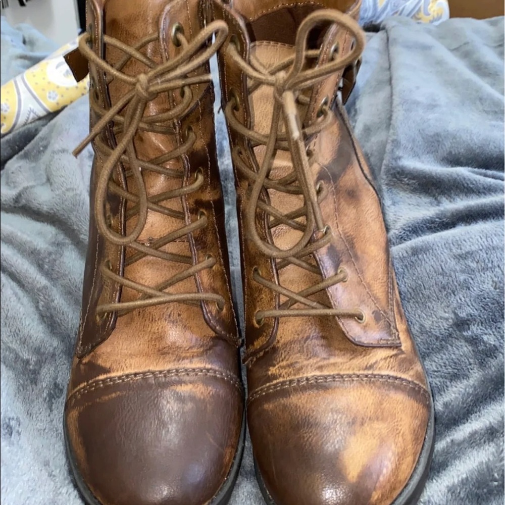 Combat boots